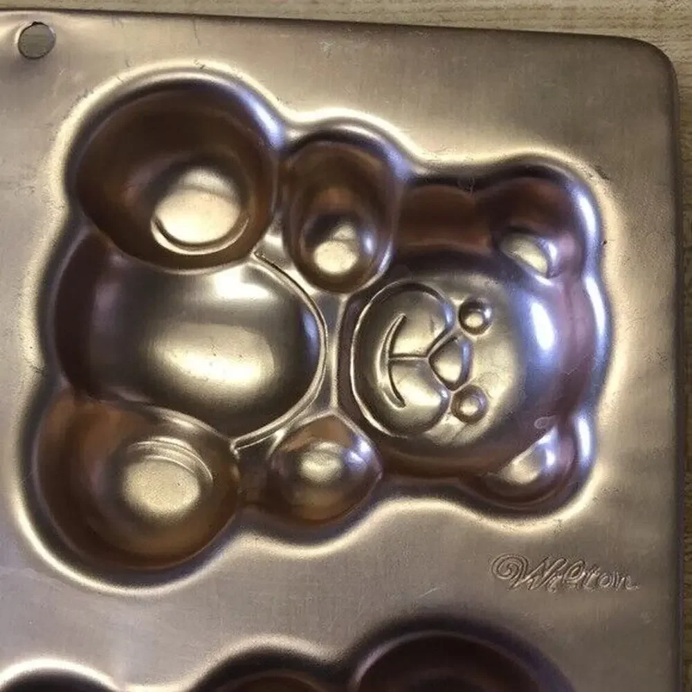 Wilton 2004 Teddy Bear Cake Pan - 6 molds ~ 2105-4948 ~ Copper Color